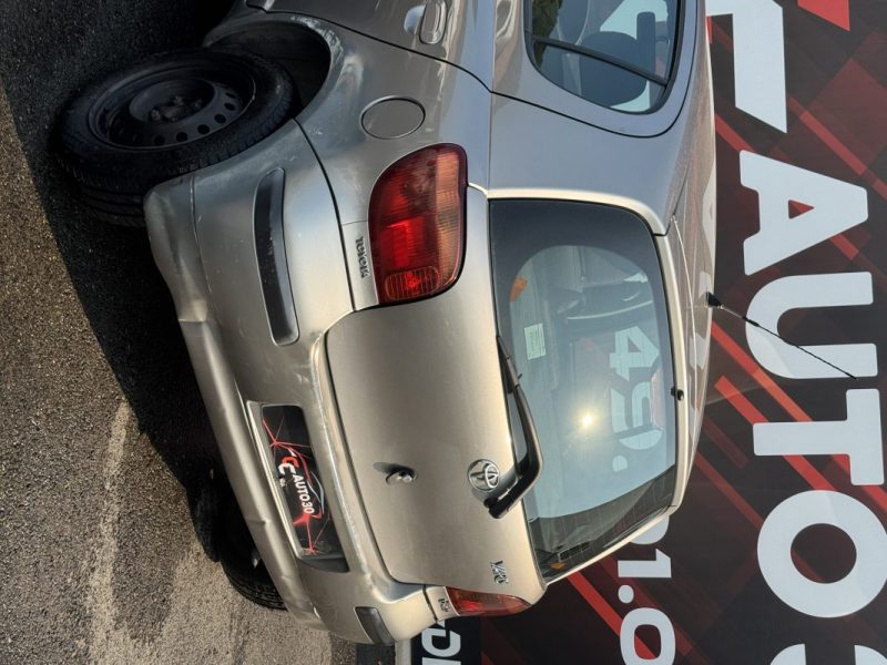 TOYOTA YARIS 75D-4D LINEA TERRA 2004