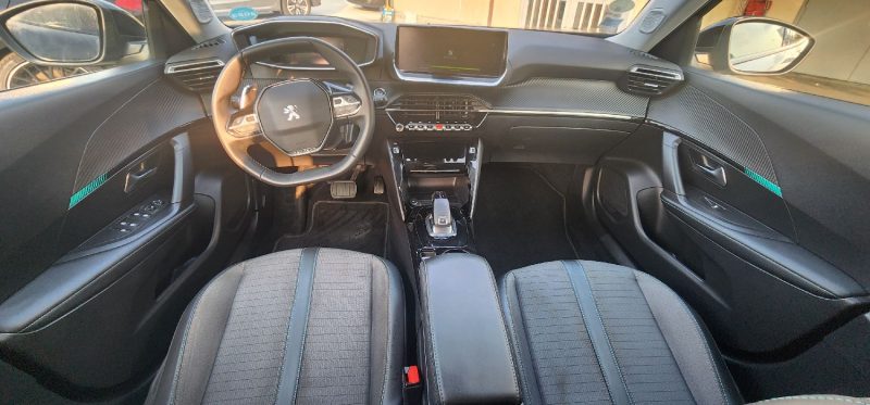 PEUGEOT 200  1.5 BLUE HDI 130 ALLURE EAT8 