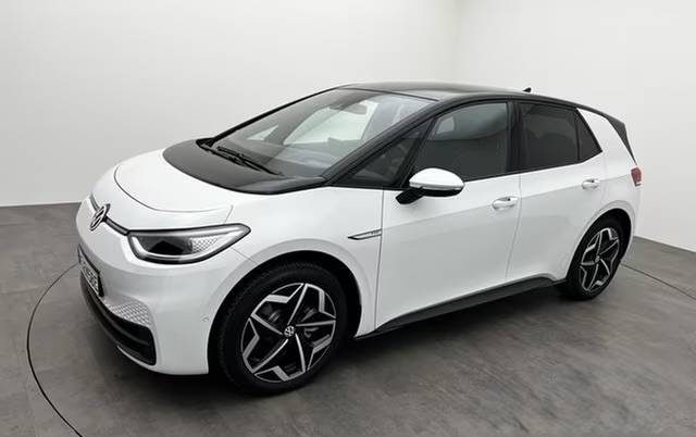 VOLKSWAGEN ID.3 PRO PERFORMANCE – PANO – JANTES 19\" – CAMÉRA – ACC 2023