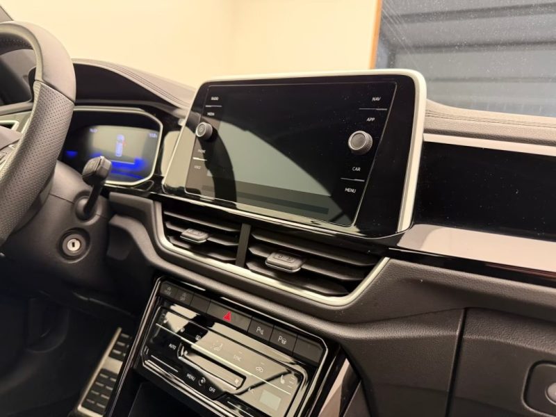VOLKSWAGEN T-ROC CABRIOLET 1.5 TSI DSG R-LINE – DISCOVER MEDIA – ACC – ATTELAGE 2025