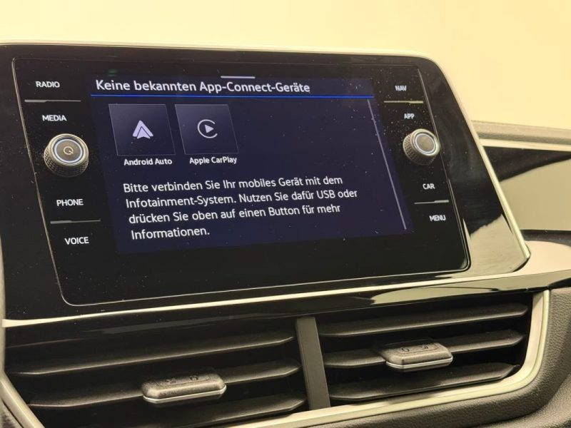 VOLKSWAGEN T-ROC CABRIOLET 1.5 TSI DSG R-LINE – DISCOVER MEDIA – ACC – ATTELAGE 2025