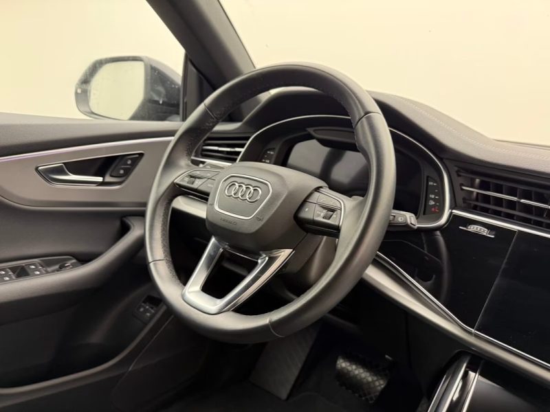 AUDI Q8 55 TFSI E QUATTRO BUSINESS BLACK – SUSPENSION PNEUMATIQUE – VIRTUAL COCKPIT – CAMÉRA 2022