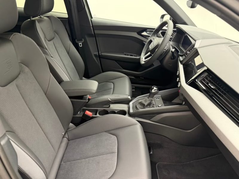 AUDI A1 SPORTBACK 40 TFSI S TRONIC S LINE – JANTES 18\" – CAMÉRA – ACC 2025