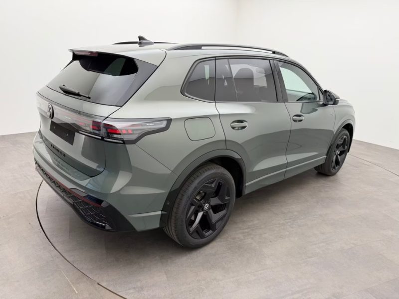VOLKSWAGEN TIGUAN 1.5 EHYBRID DSG R-LINE – BLACK STYLE – DCC – CAMÉRA 360° – ATTELAGE 2024