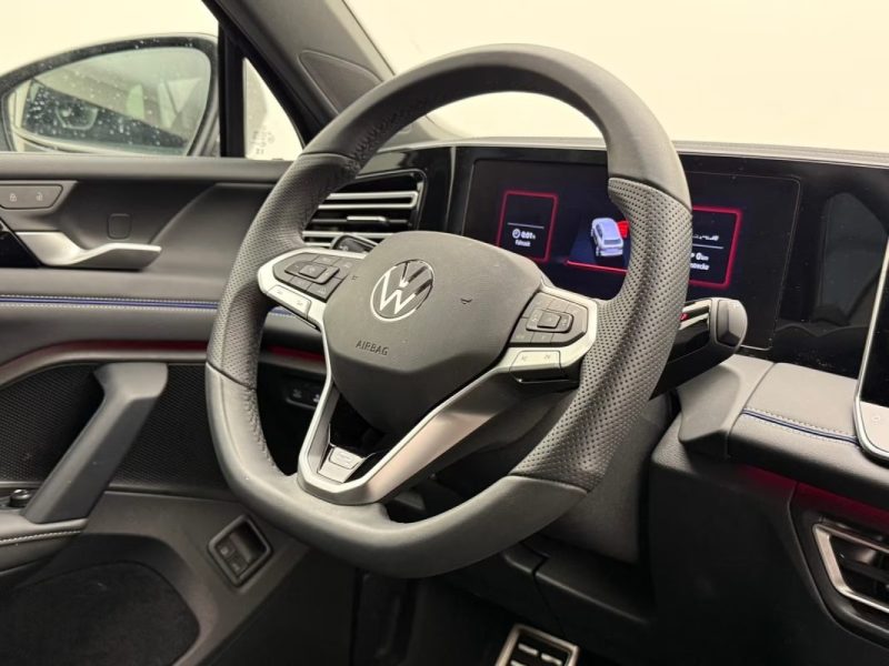 VOLKSWAGEN TIGUAN 1.5 EHYBRID DSG R-LINE – BLACK STYLE – DCC – CAMÉRA 360° – ATTELAGE 2024