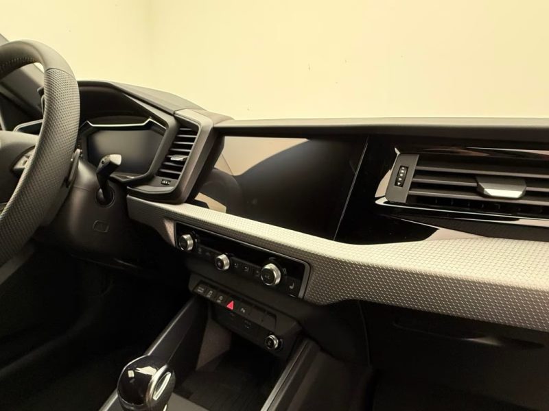 AUDI A1 SPORTBACK 40 TFSI S TRONIC S LINE – PACK NOIR – MATRIX LED – CAMÉRA 2025