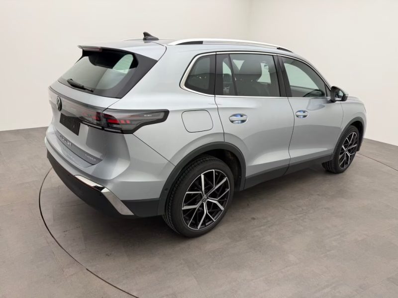 VOLKSWAGEN TIGUAN 1.5 EHYBRID DSG ELEGANCE – PACK DARK – TOIT PANORAMIQUE – IQ.LIGHT HD – CAMÉRA 360° – ATTELAGE 2025