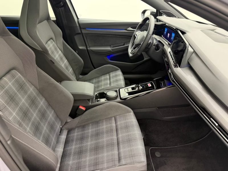 VOLKSWAGEN GOLF 8 GTD 2.0 TDI DSG – PANO – HARMAN KARDON – MATRIX LED – JANTES 19\" 2024