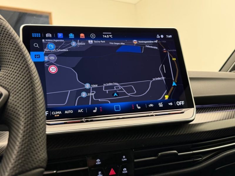 VOLKSWAGEN GOLF 8 PHASE 2 R 2.0 TSI DSG 4MOTION 333 CH – PANO – DCC – MATRIX LED – CAMÉRA 360° 2025