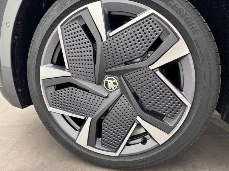 SKODA ENYAQ RS 4X4 – 82 KWH – PANO – CAMÉRA 360° – CANTON – DCC 2024