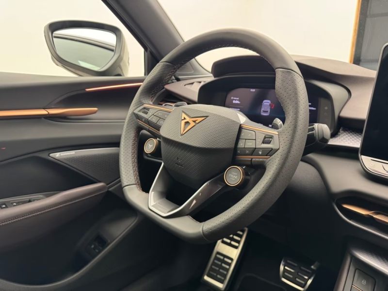 CUPRA TERRAMAR VZ 1.5 EHYBRID DSG – PANO – CUIR – SENNHEISER – CAMÉRA 360° – DCC