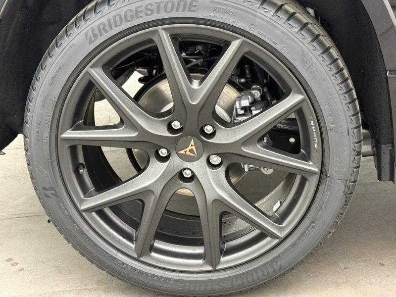 CUPRA ATECA 2.0 TSI DSG 4DRIVE TRIBE EDITION – CAMÉRA 360° – ATTELAGE – SIÈGES BAQUETS 2026