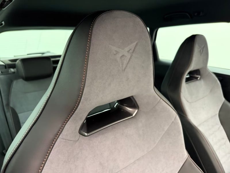 CUPRA ATECA 2.0 TSI DSG 4DRIVE TRIBE EDITION – CAMÉRA 360° – ATTELAGE – SIÈGES BAQUETS 2026