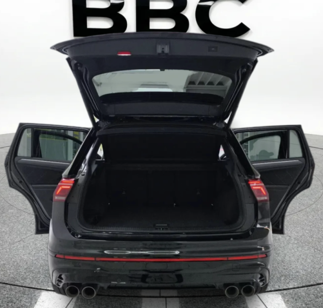 VOLKSWAGEN TIGUAN BLACK STYLE 2023
