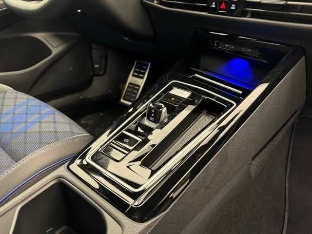 VOLKSWAGEN GOLF 8 R 2.0 TSI DSG 4MOTION – CAMÉRA – KESSY – ACC 2022