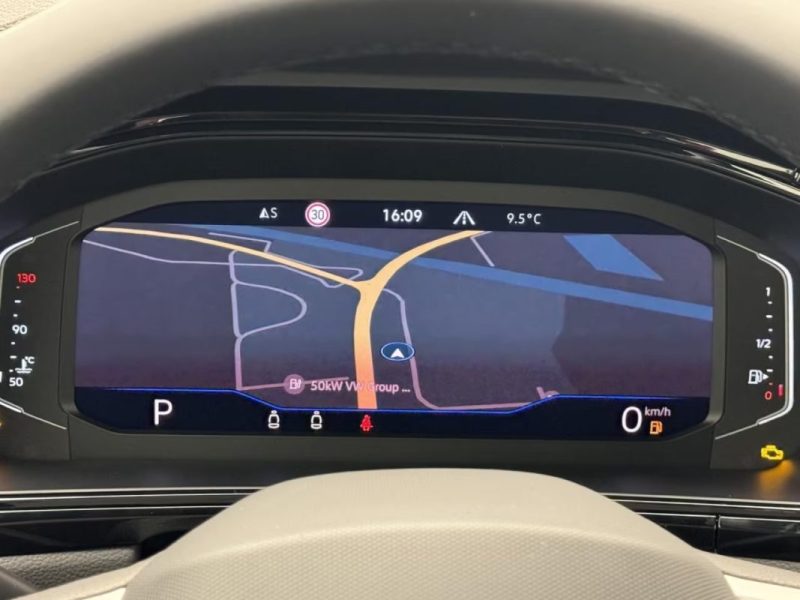 VOLKSWAGEN T-ROC CABRIOLET 1.5 TSI DSG R-LINE EDITION – CAMÉRA – ACC – CARPLAY 2024