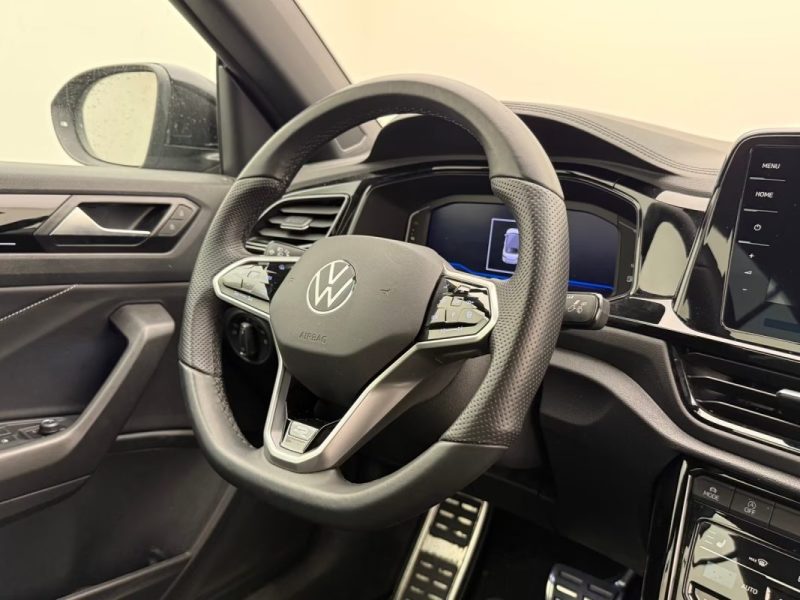 VOLKSWAGEN T-ROC CABRIOLET 1.5 TSI DSG R-LINE BLACK STYLE – DCC – MATRIX LED – BEATS – CAMÉRA 2023