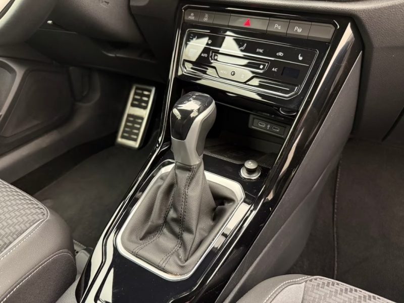 VOLKSWAGEN T-ROC CABRIOLET 1.5 TSI DSG R-LINE BLACK STYLE – DCC – MATRIX LED – BEATS – CAMÉRA 2023