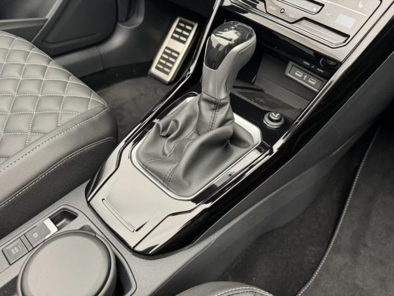 VOLKSWAGEN T-ROC CABRIOLET 1.5 TSI DSG R-LINE EDITION NOIR MAT – MATRIX LED – CAMÉRA – ATTELAGE 2024
