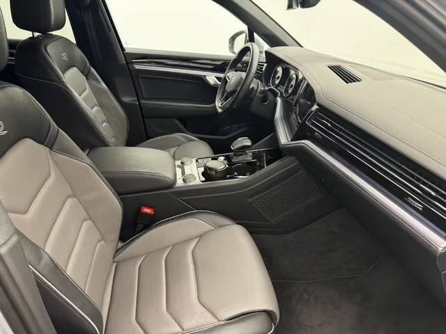 VOLKSWAGEN TOUAREG V6 TDI DSG 4MOTION R-LINE – SUSPENSIONS PNEUMATIQUES – ATTELAGE 2021