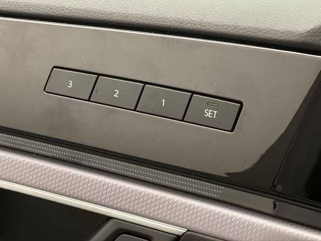 VOLKSWAGEN TOUAREG V6 TDI DSG 4MOTION R-LINE – SUSPENSIONS PNEUMATIQUES – ATTELAGE 2021