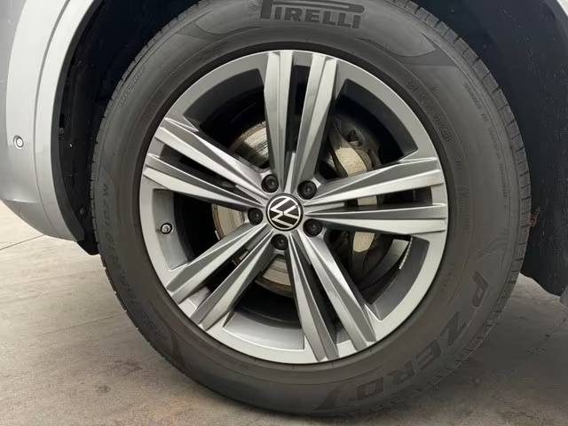 VOLKSWAGEN TOUAREG V6 TDI DSG 4MOTION R-LINE – SUSPENSIONS PNEUMATIQUES – ATTELAGE 2021