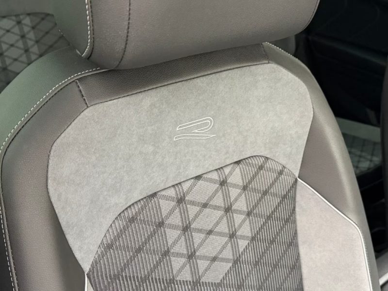 VOLKSWAGEN TIGUAN ALLSPACE 2.0 TDI DSG 4MOTION R-LINE 7 PLACES – ATTELAGE – CAMÉRA – DIGITAL COCKPIT 2025