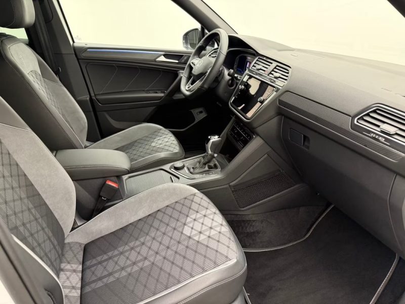 VOLKSWAGEN TIGUAN ALLSPACE 2.0 TDI DSG 4MOTION R-LINE 7 PLACES – ATTELAGE – CAMÉRA – DIGITAL COCKPIT 2025