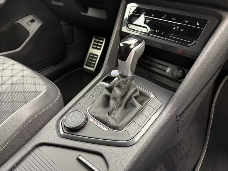 VOLKSWAGEN TIGUAN ALLSPACE 2.0 TDI DSG 4MOTION R-LINE 7 PLACES – ATTELAGE – CAMÉRA – DIGITAL COCKPIT 2025