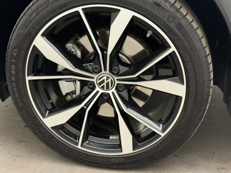 VOLKSWAGEN TIGUAN ALLSPACE 2.0 TDI DSG 4MOTION R-LINE 7 PLACES – ATTELAGE – CAMÉRA – DIGITAL COCKPIT 2025
