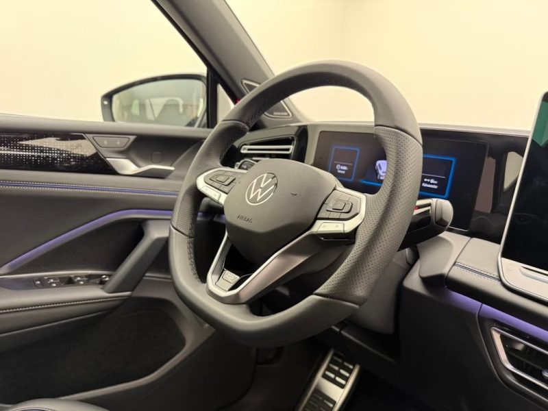 VOLKSWAGEN TIGUAN 2.0 TDI DSG 4MOTION R-LINE NOIRSTYLE – DCC – HARMAN KARDON – HUD 2025