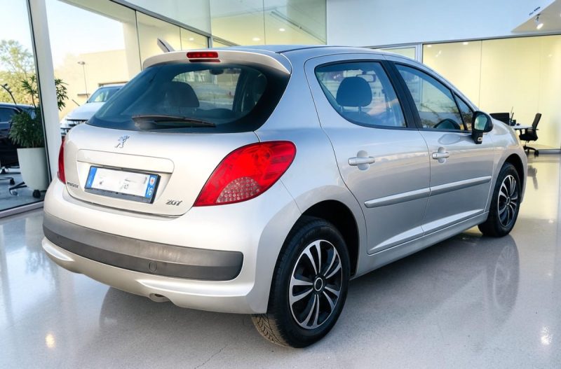 PEUGEOT 207 1.4 5PORTES GARANTIE 6MOIS