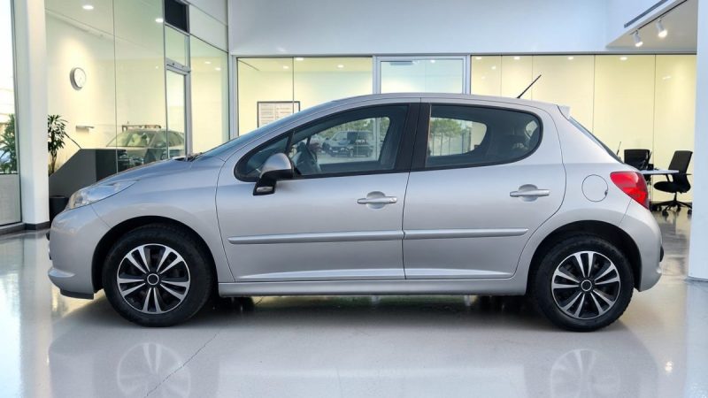 PEUGEOT 207 1.4 5PORTES GARANTIE 6MOIS