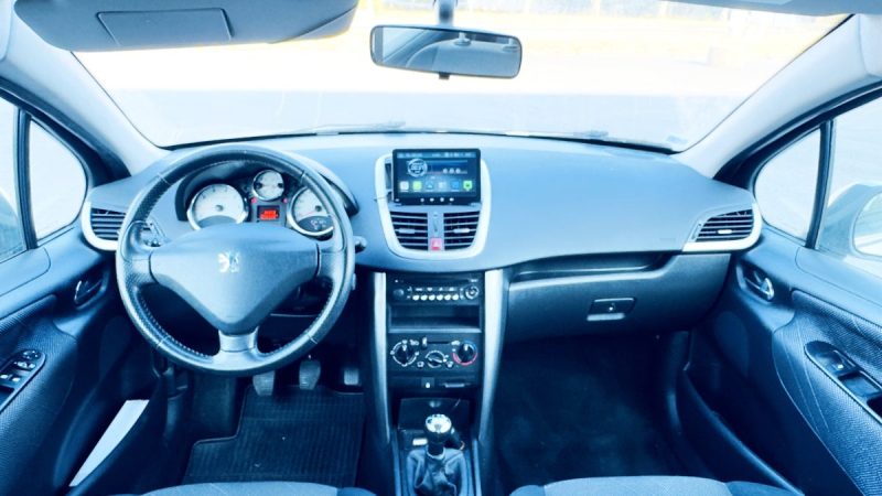 PEUGEOT 207 1.4 5PORTES GARANTIE 6MOIS