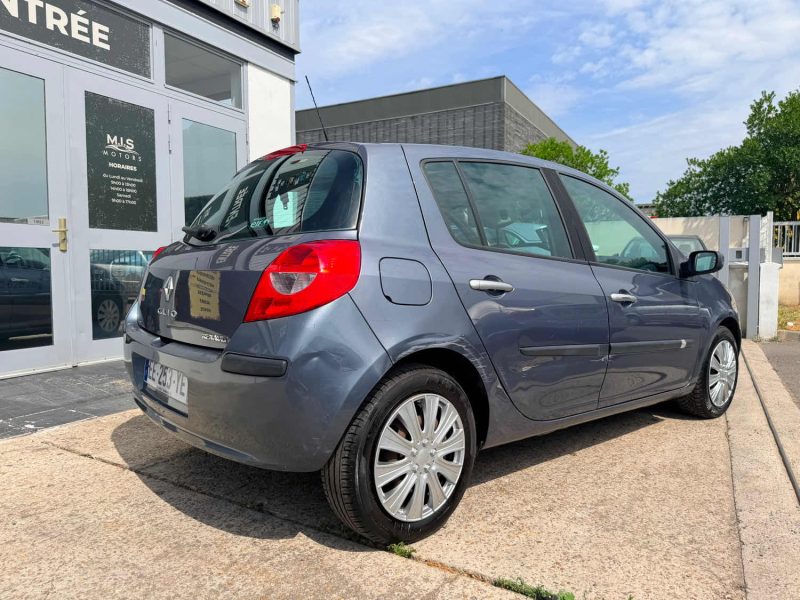 RENAULT CLIO III 1.4I 98cv PRIVILEGE CLIM 2007