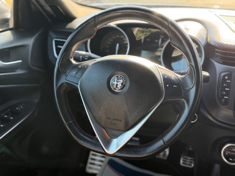 Alfa Romeo Giulietta Serie 2 2.0 JTDM 150ch Lusso – Gps – Clim – Révisée & garantie 6 mois