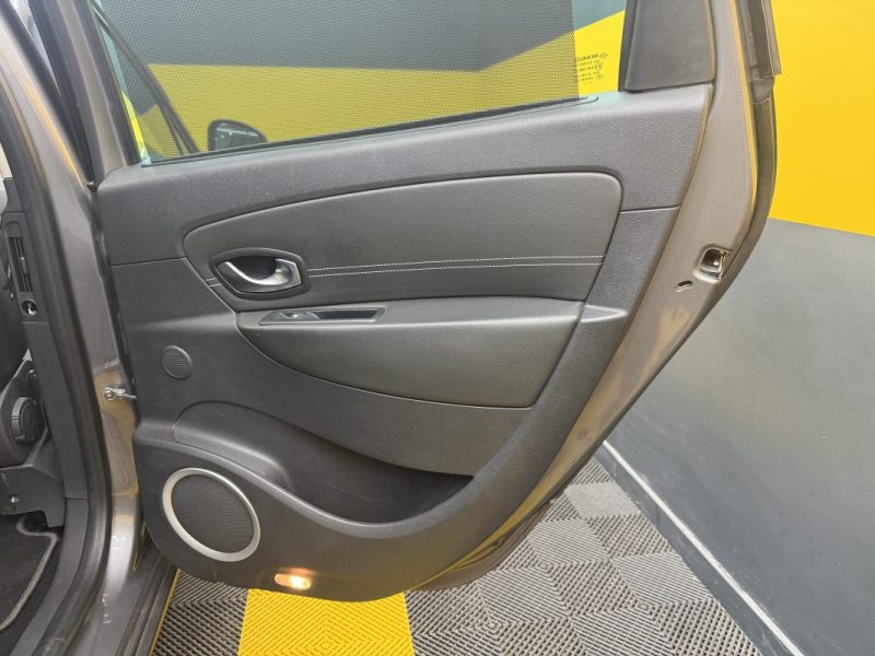 RENAULT SCENICIII XMOD 1.2 TCE 130 BOSE 