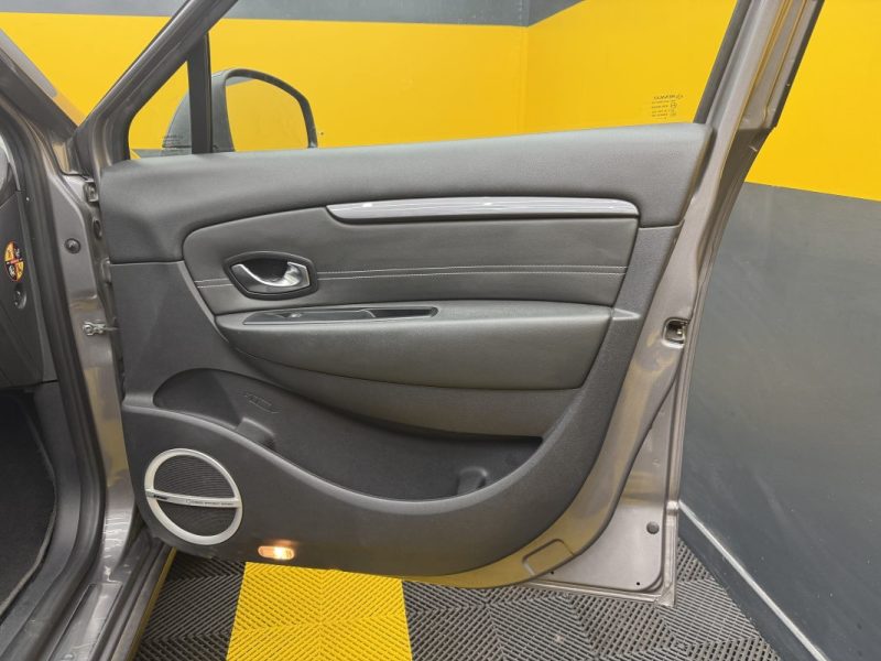 RENAULT SCENICIII XMOD 1.2 TCE 130 BOSE 