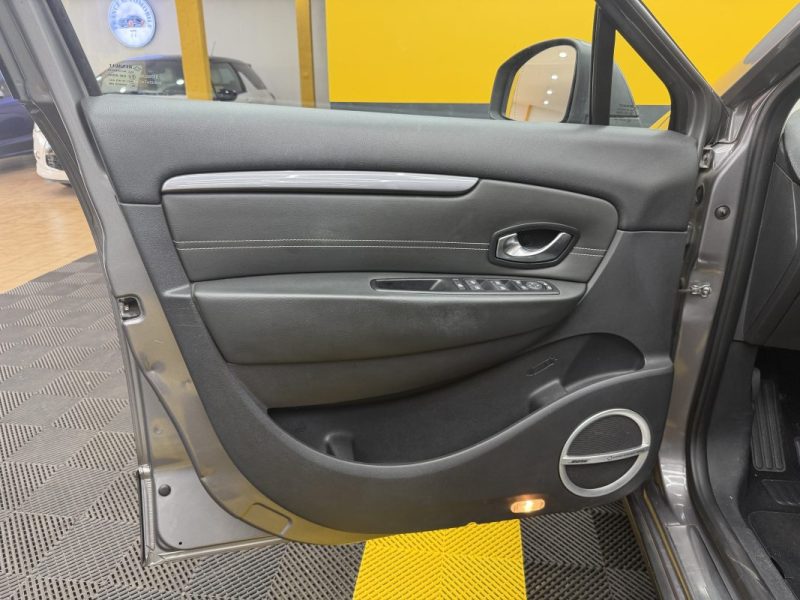 RENAULT SCENICIII XMOD 1.2 TCE 130 BOSE 