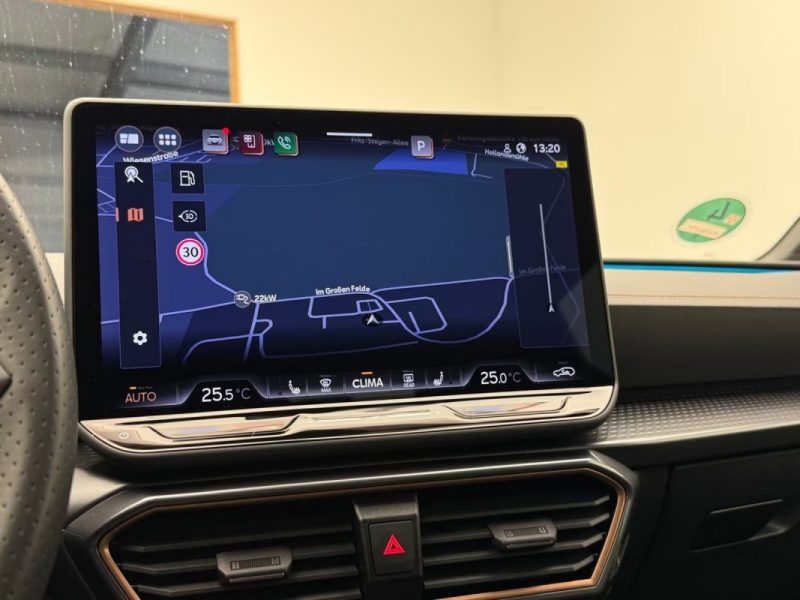 CUPRA LEON SPORTSTOURER VZ 2.0 TSI DSG 4DRIVE – DCC – PANO – ATTELAGE 2025