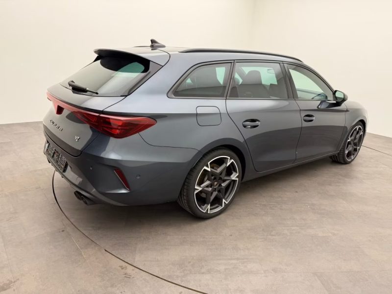 CUPRA LEON SPORTSTOURER VZ 2.0 TSI DSG 4DRIVE – DCC – PANO – ATTELAGE 2025