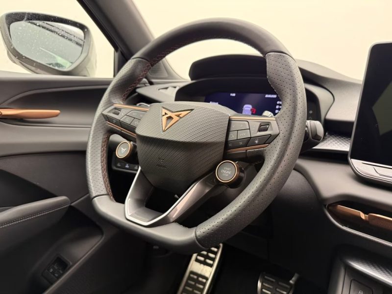 CUPRA TERRAMAR 1.5 EHYBRID DSG 204 CH – TOIT OUVRANT – AFFICHAGE TÊTE HAUTE – ATTELAGE PRÉPARÉ 2025