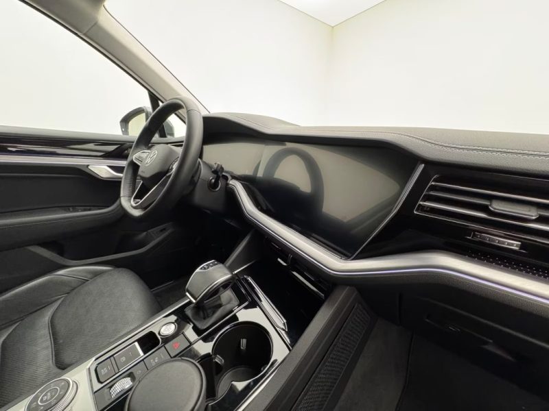 VOLKSWAGEN TOUAREG TDI 4MOTION ELEGANCE – SUSPENSION PNEUMATIQUE – IQ.LIGHT MATRIX – ATTELAGE 2023