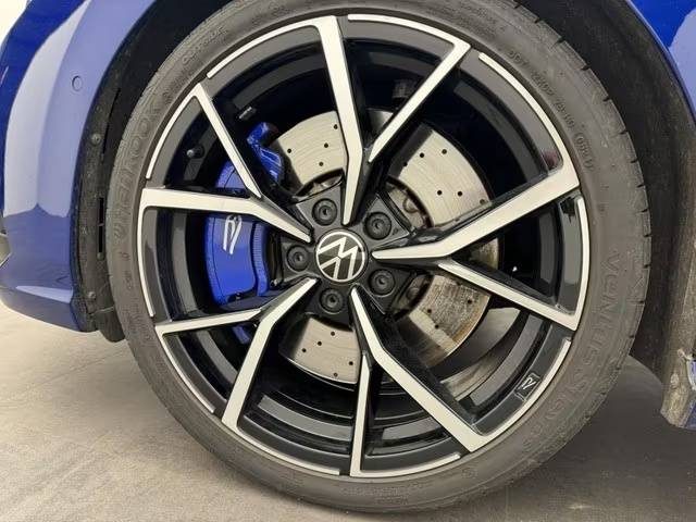 VOLKSWAGEN GOLF 8 R DSG 4MOTION – PACK PERFORMANCE – DCC – IQ.LIGHT MATRIX 2021
