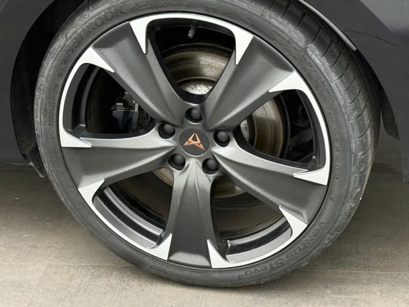 CUPRA LEON SPORTSTOURER VZ 2.0 TSI DSG 4DRIVE – PANO – PACK CUIR – DCC 2023