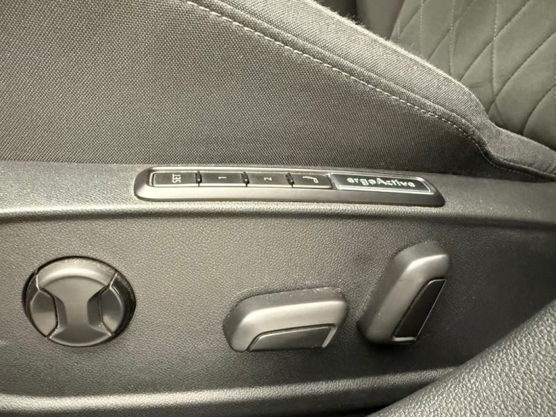 VOLKSWAGEN GOLF 8 2.0 TDI DSG STYLE – PANO – NAVIGATION – AFFICHAGE TÊTE HAUTE 2022
