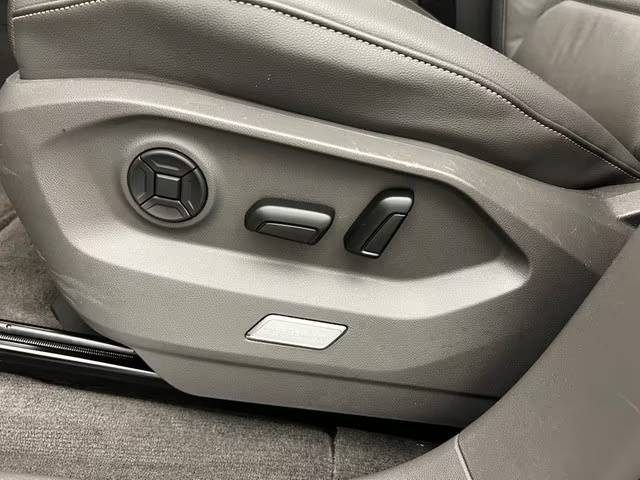 VOLKSWAGEN TOUAREG 3.0 V6 TDI 4MOTION AMBIANCE – SUSPENSION PNEUMATIQUE – CUIR – ATTELAGE – PANO – 4M 2021