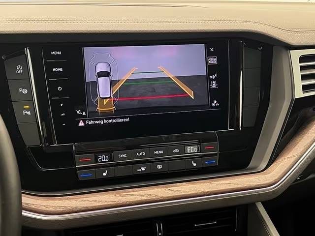 VOLKSWAGEN TOUAREG 3.0 V6 TDI 4MOTION AMBIANCE – SUSPENSION PNEUMATIQUE – CUIR – ATTELAGE – PANO – 4M 2021