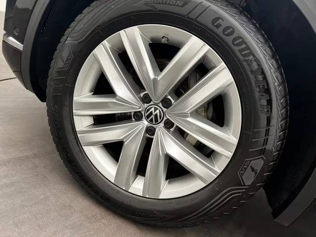 VOLKSWAGEN TOUAREG 3.0 V6 TDI 4MOTION AMBIANCE – SUSPENSION PNEUMATIQUE – CUIR – ATTELAGE – PANO – 4M 2021