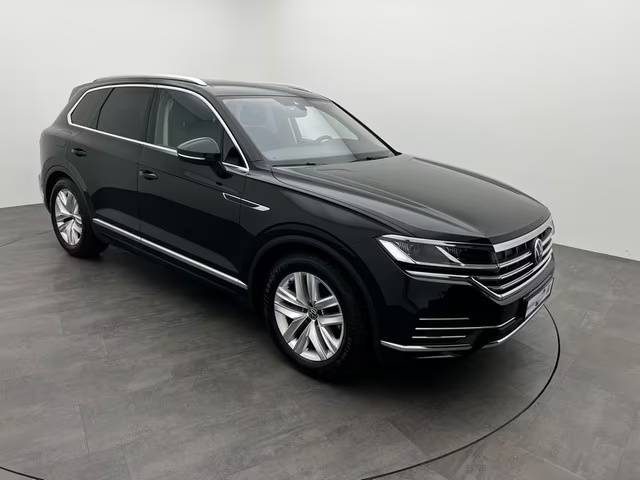 VOLKSWAGEN TOUAREG 3.0 V6 TDI 4MOTION AMBIANCE – SUSPENSION PNEUMATIQUE – CUIR – ATTELAGE – PANO – 4M 2021